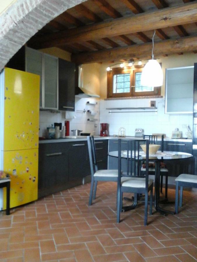Apartamento Casa Agostini Lari Exterior foto
