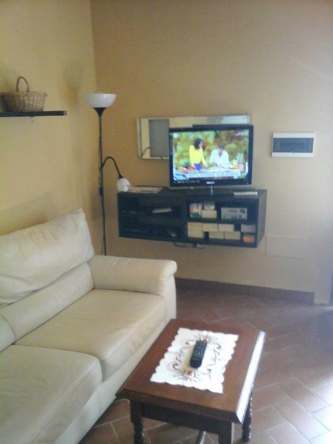 Apartamento Casa Agostini Lari Exterior foto